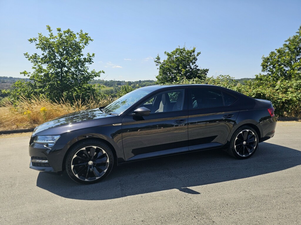 Skoda Superb 1.4 Tsi Iv 13Kwh Sportline Plus Black