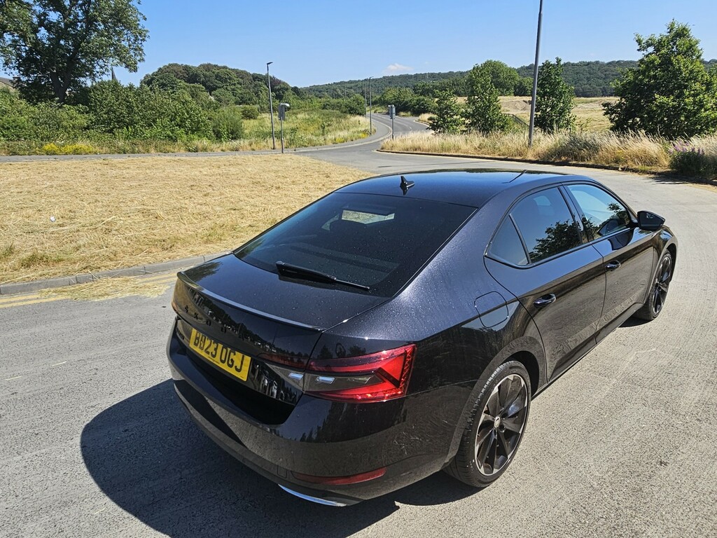Skoda Superb 1.4 Tsi Iv 13Kwh Sportline Plus Black #3