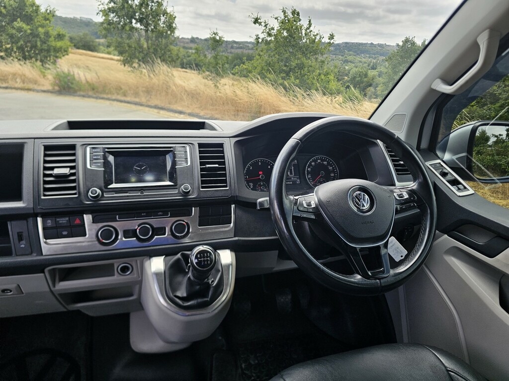 Volkswagen Transporter 2L Highline Beige #18