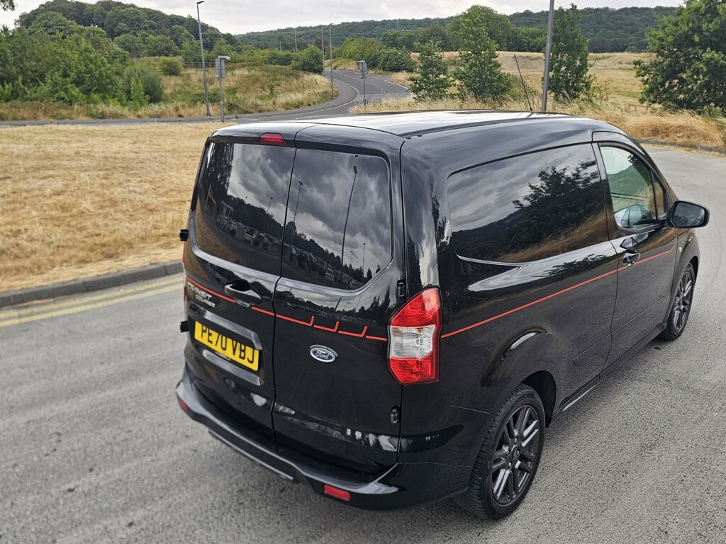 Ford Transit Courier 1.5 Tdci Sport Black #3