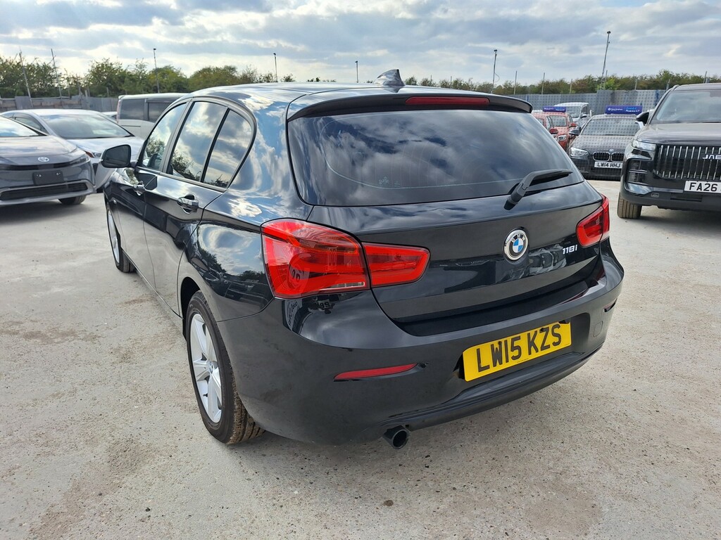 BMW 1 Series Hatchback 1.6 116I Sport 201512 Black #5