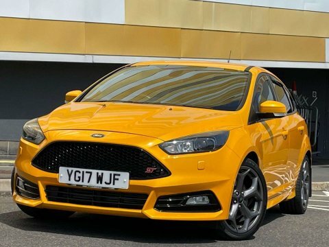 Ford Focus 2.0T Ecoboost St-3 Yellow