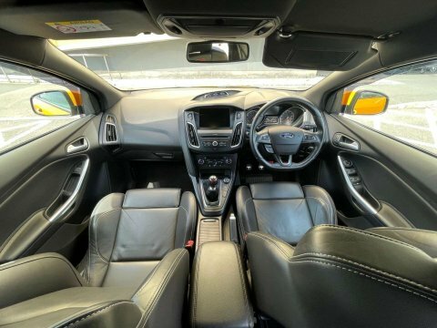 Ford Focus 2.0T Ecoboost St-3 Yellow #2