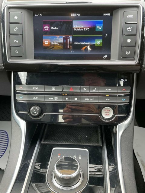 Jaguar XE R-sport Black #8