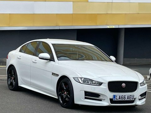 Jaguar XE R-sport Black #33