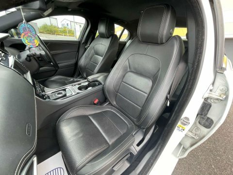 Jaguar XE R-sport Black #28