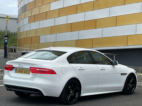 Jaguar XE R-sport Black #21