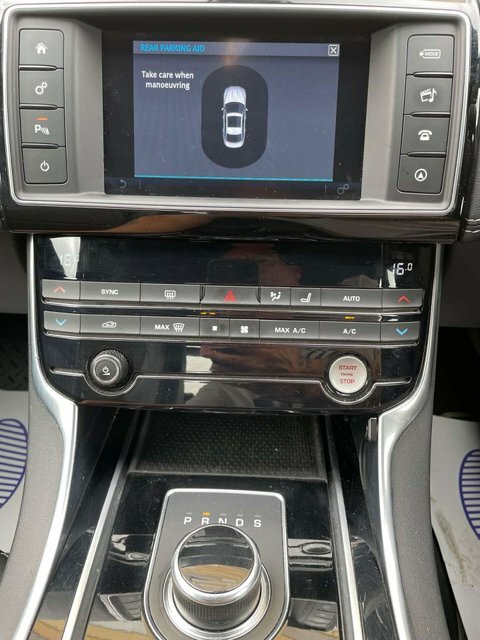 Jaguar XE R-sport Black #29