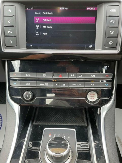 Jaguar XE R-sport Black #32