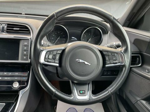 Jaguar XE R-sport Black #9