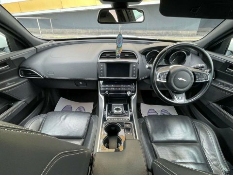 Jaguar XE 2.0D R-sport Saloon White #2