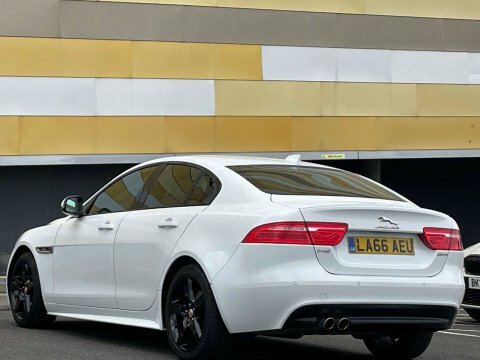 Jaguar XE R-sport Black #22