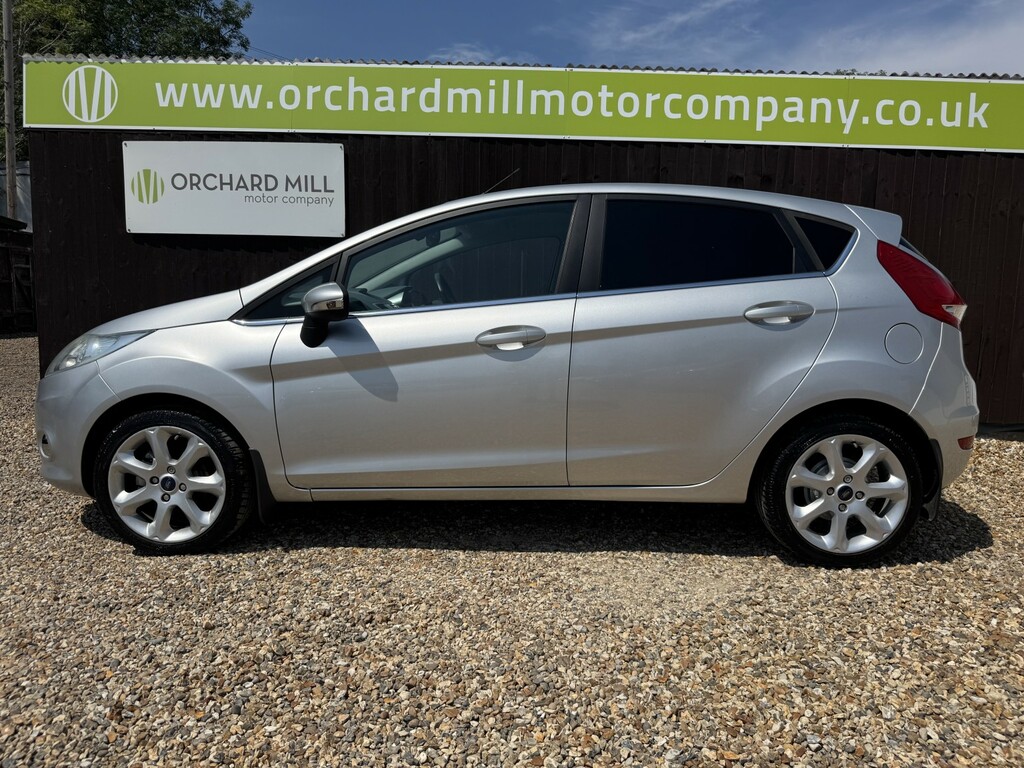 Ford Fiesta Hatchback 1.4 Titanium 2009 Silver #3
