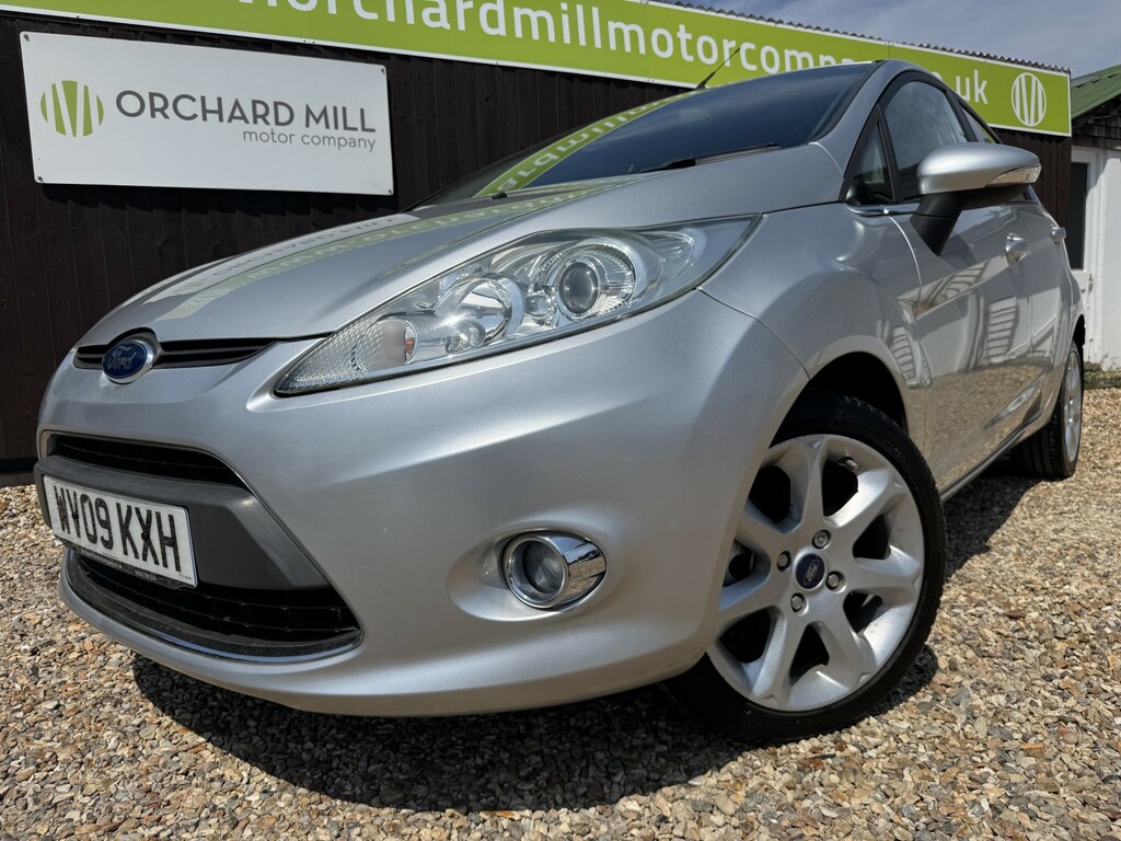 Ford Fiesta Hatchback 1.4 Titanium 2009 Silver