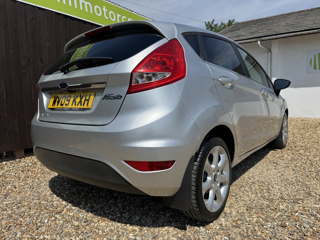 Ford Fiesta Hatchback 1.4 Titanium 2009 Silver #6