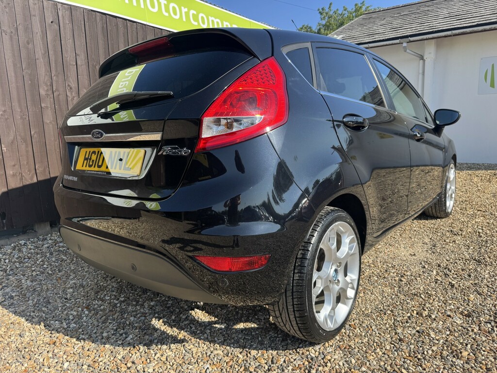 Ford Fiesta Hatchback 1.6 Titanium 2010 Black #6