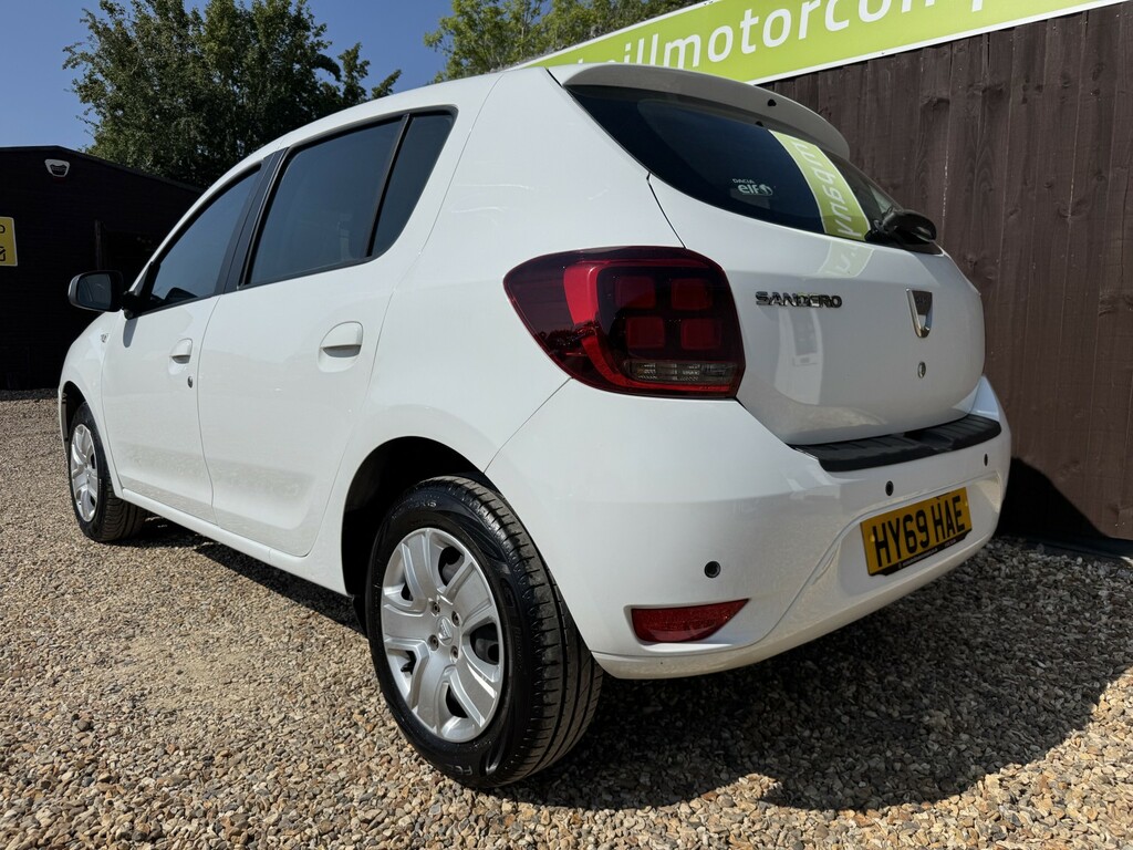 Dacia Sandero Hatchback 1.0 Comfort Sce 75 My18 2019 HY69HAE White #4