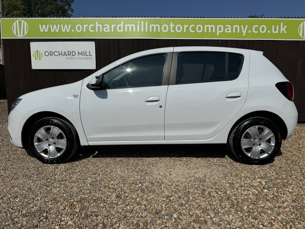 Dacia Sandero Hatchback 1.0 Comfort Sce 75 My18 2019 HY69HAE White #3