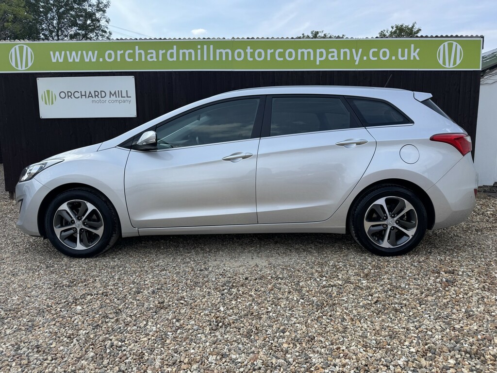 Hyundai I30 Estate 1.6 I30 Tr Se Nav 1.6 120Ps 2016 Silver #3