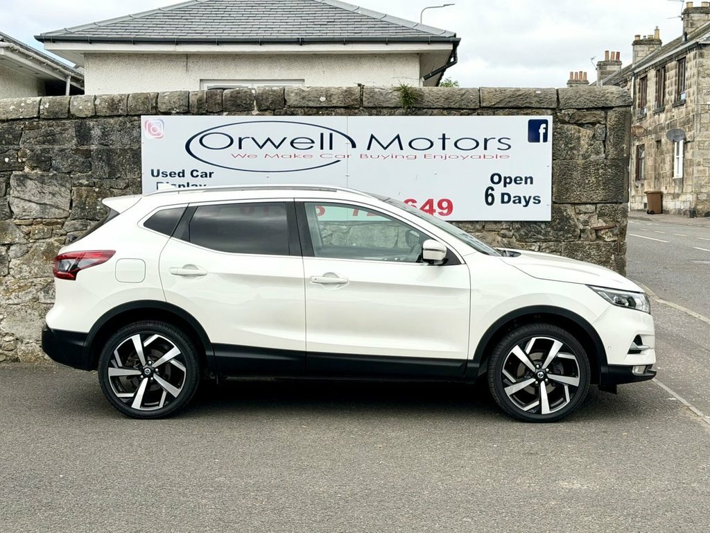 Nissan Qashqai 1.3L Tekna NL69CGG White #3