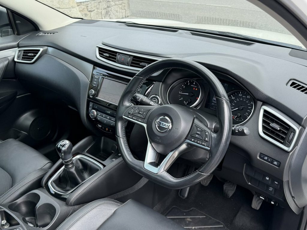 Nissan Qashqai 1.3L Tekna NL69CGG White #6