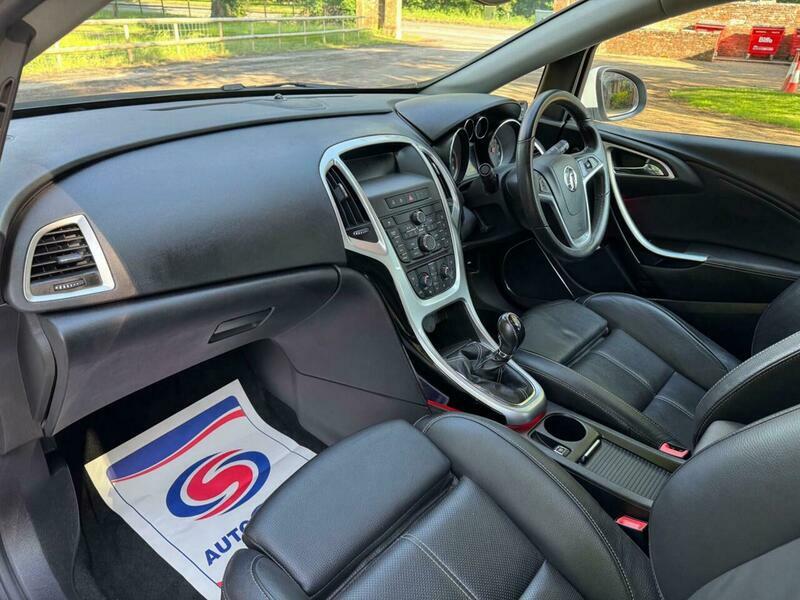 Vauxhall Astra White #20