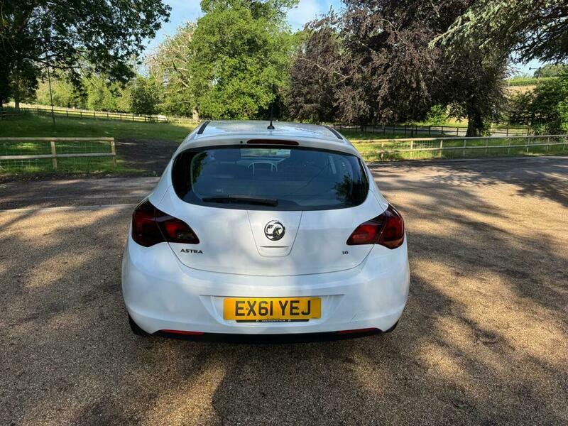 Vauxhall Astra White #11