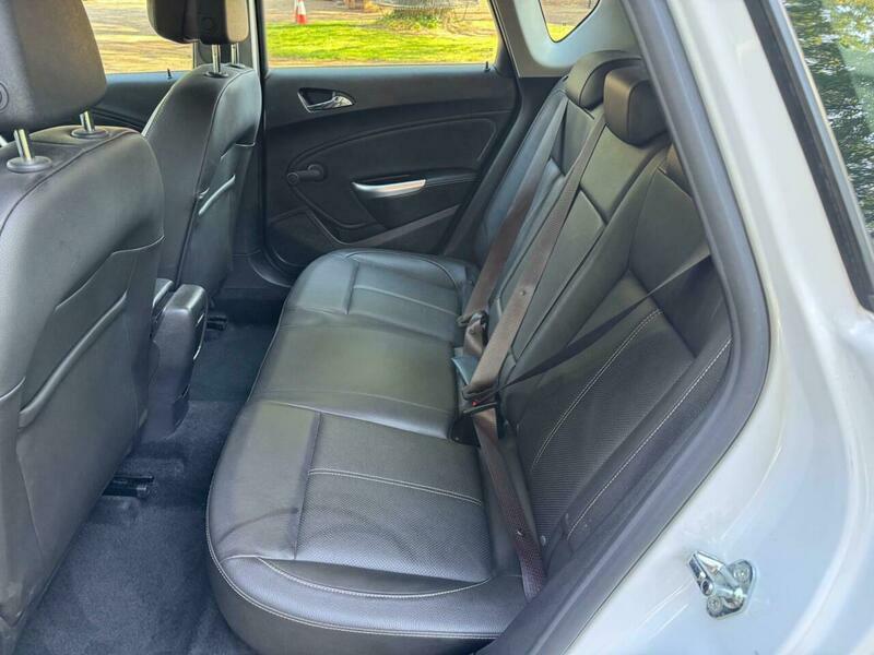 Vauxhall Astra White #15