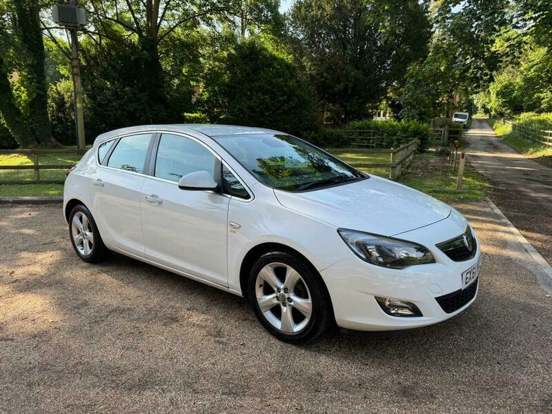 Vauxhall Astra White #13