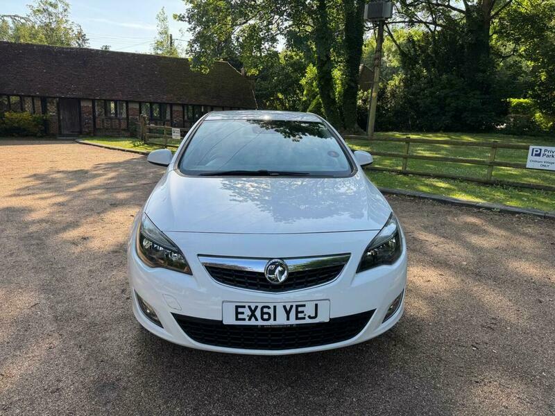 Vauxhall Astra 1.6T 16V Sri Hatchback White #2