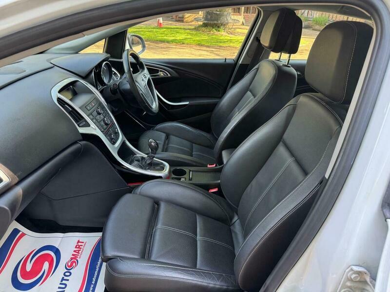 Vauxhall Astra White #21