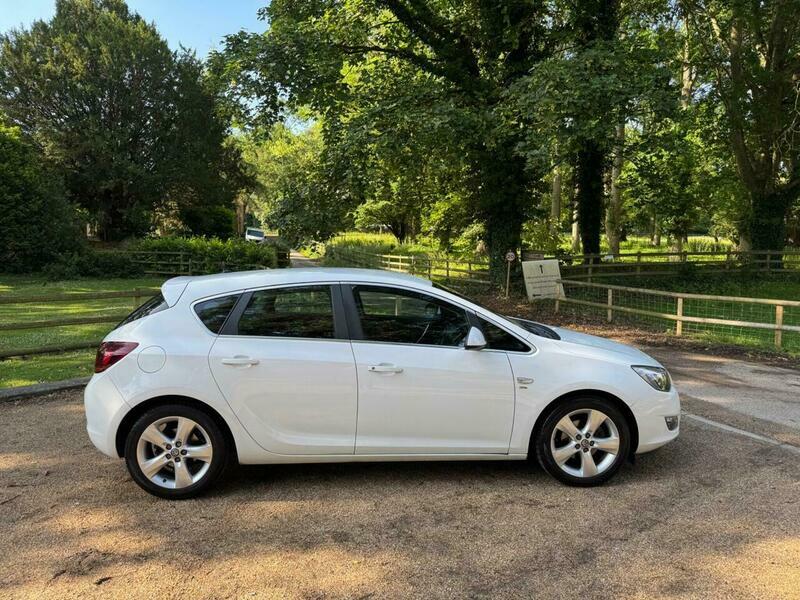 Vauxhall Astra White #9