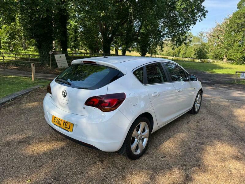 Vauxhall Astra White #10