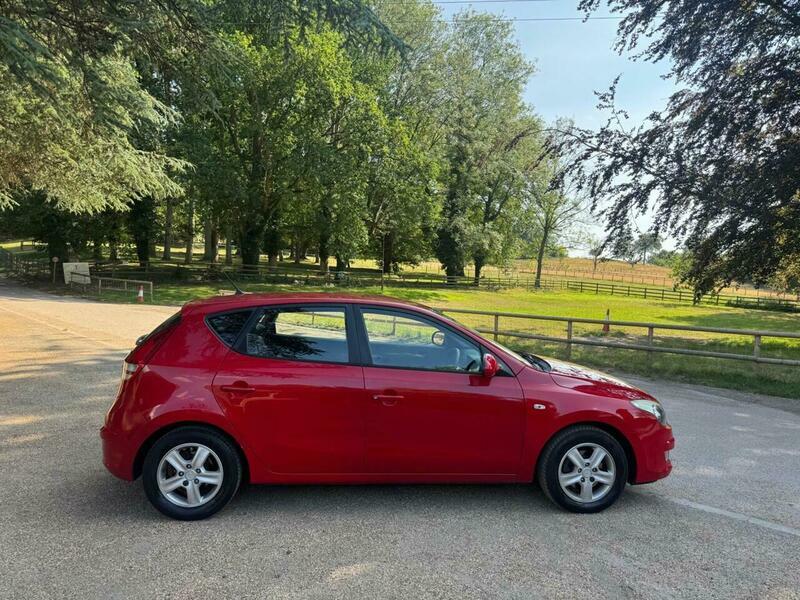 Hyundai I30 1.4 Comfort Euro 4 Red #6