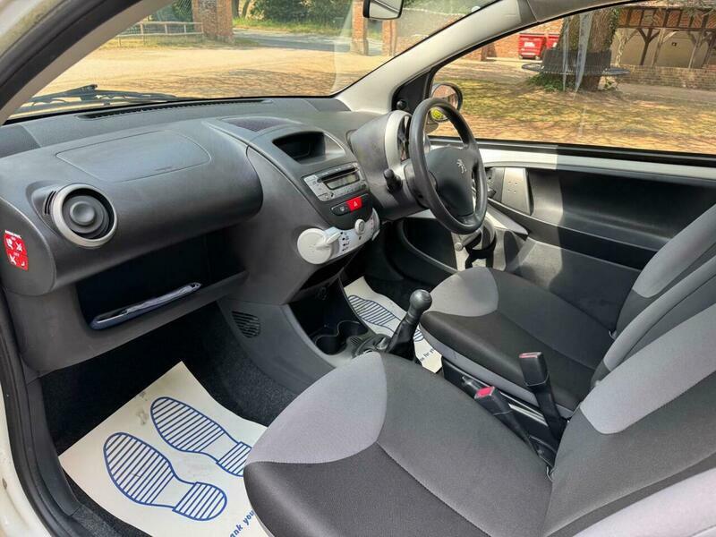 Peugeot 107 Active Black #18