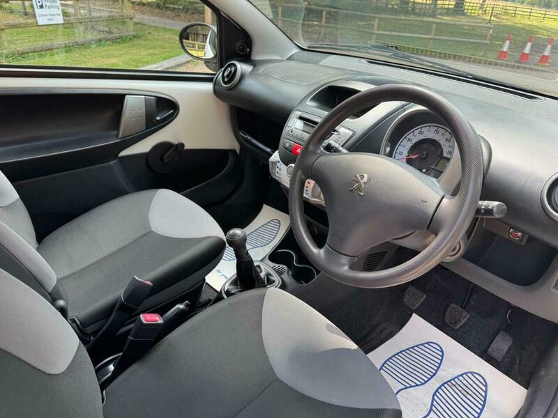 Peugeot 107 Active Black #16