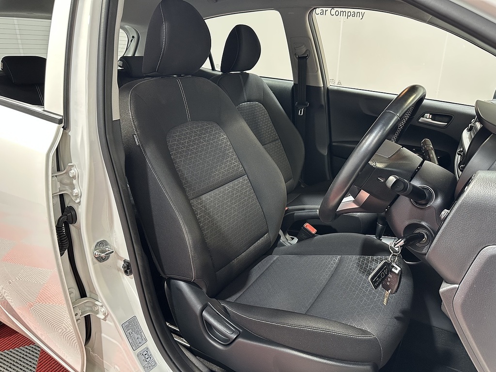 Kia Picanto 2 White #6