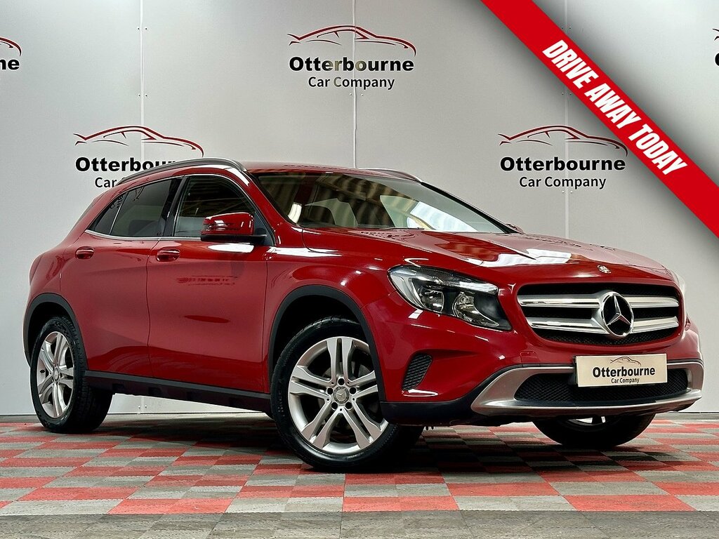 Mercedes-Benz GLA Class Gla220d Sport Red