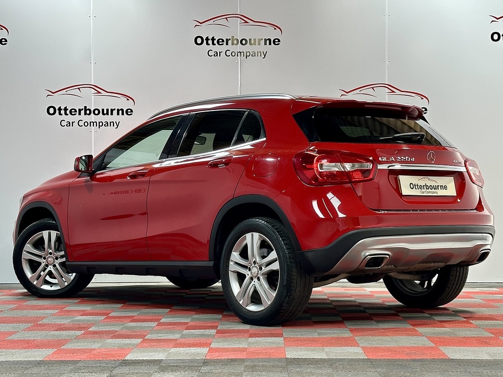 Mercedes-Benz GLA Class Gla220d Sport Red #3