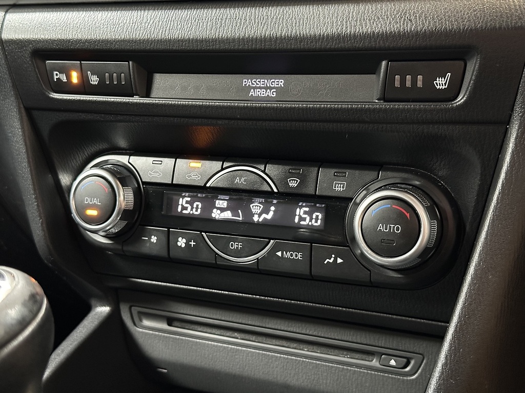 Mazda 3 1.5 Skyactiv-d Sport Nav Fastback Silver #27