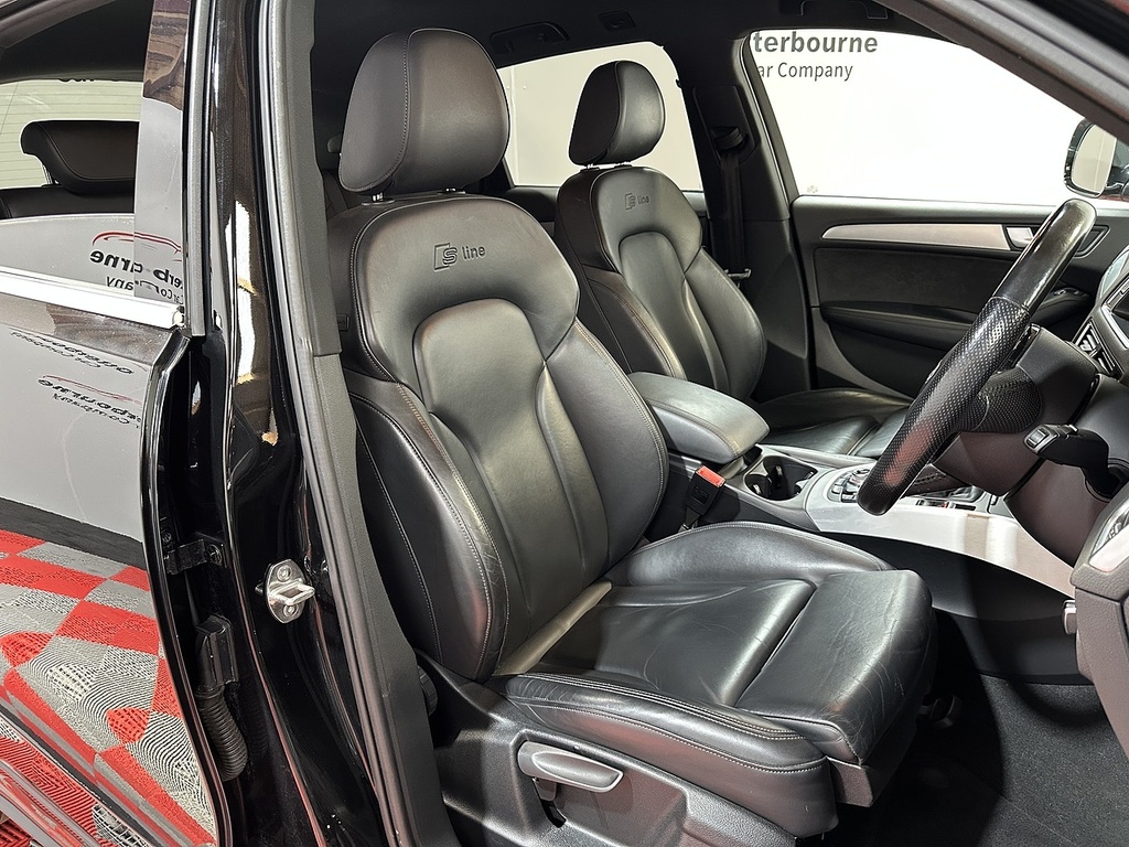 Audi Q5 Tfsi S Line Plus Black #6