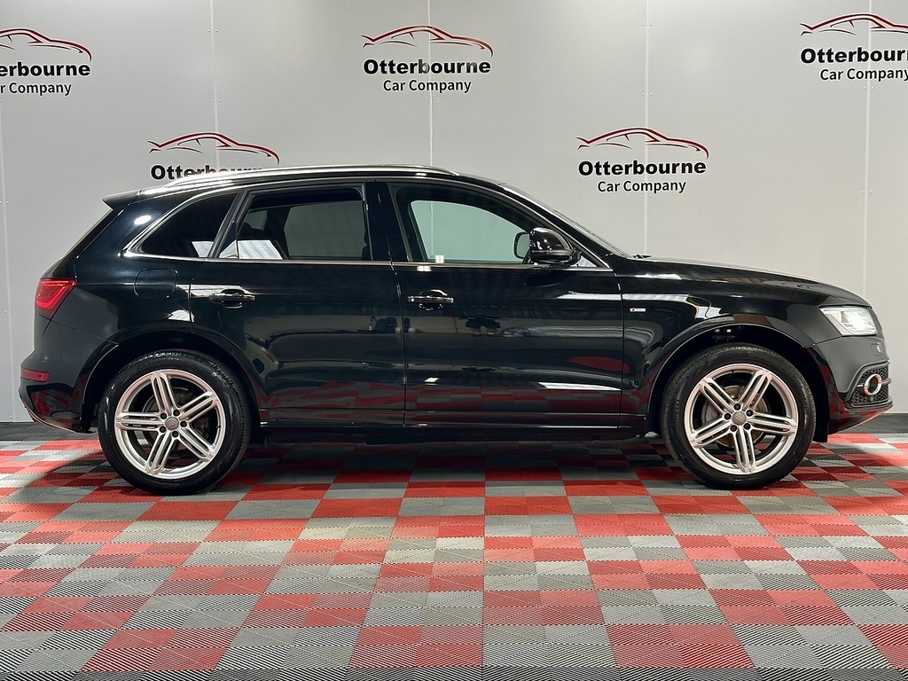 Audi Q5 Tfsi S Line Plus Black #5