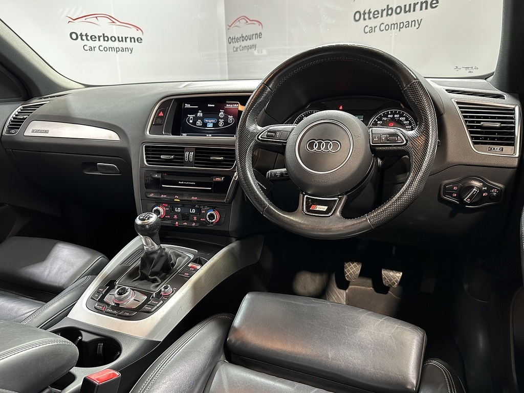 Audi Q5 Tfsi S Line Plus Black #4