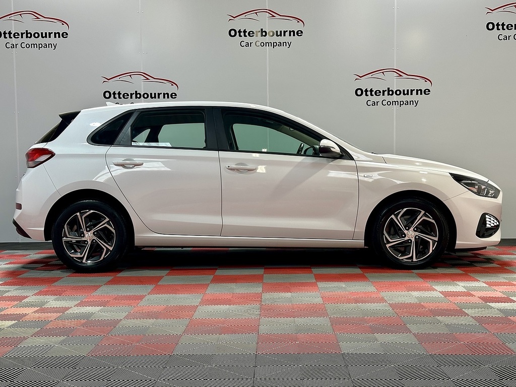 Hyundai I30 T-gdi Mhev Se Connect White #4