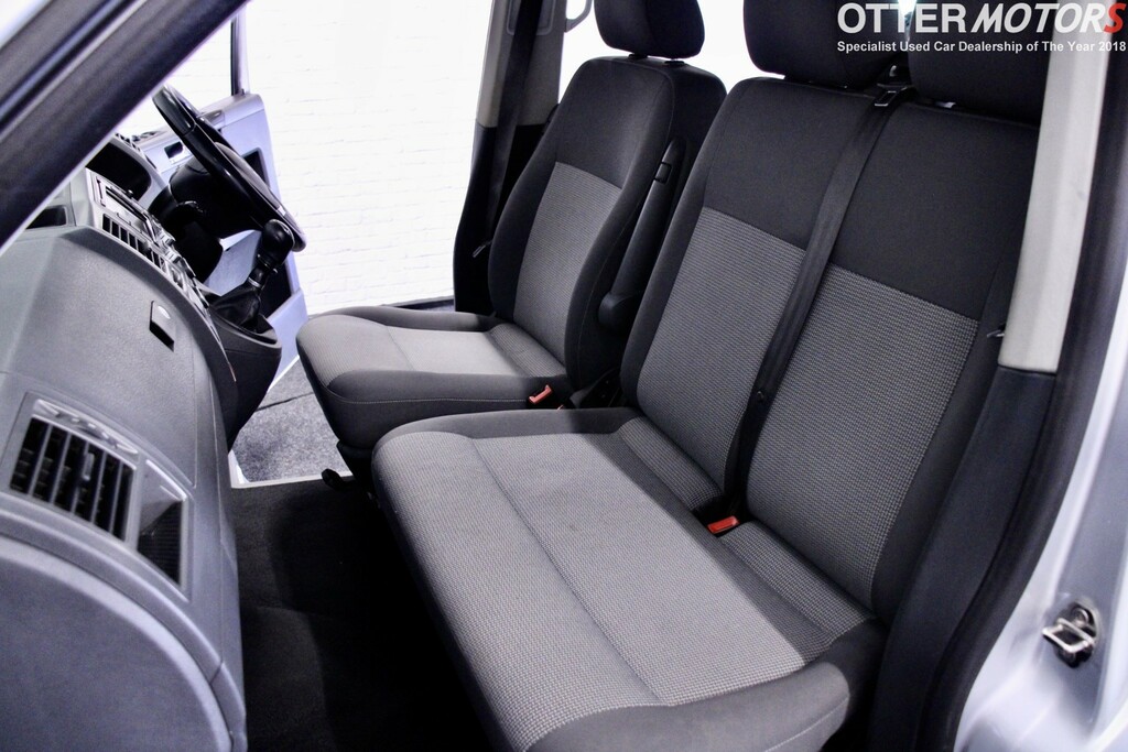Volkswagen Transporter Shuttle T30 Se Silver #16