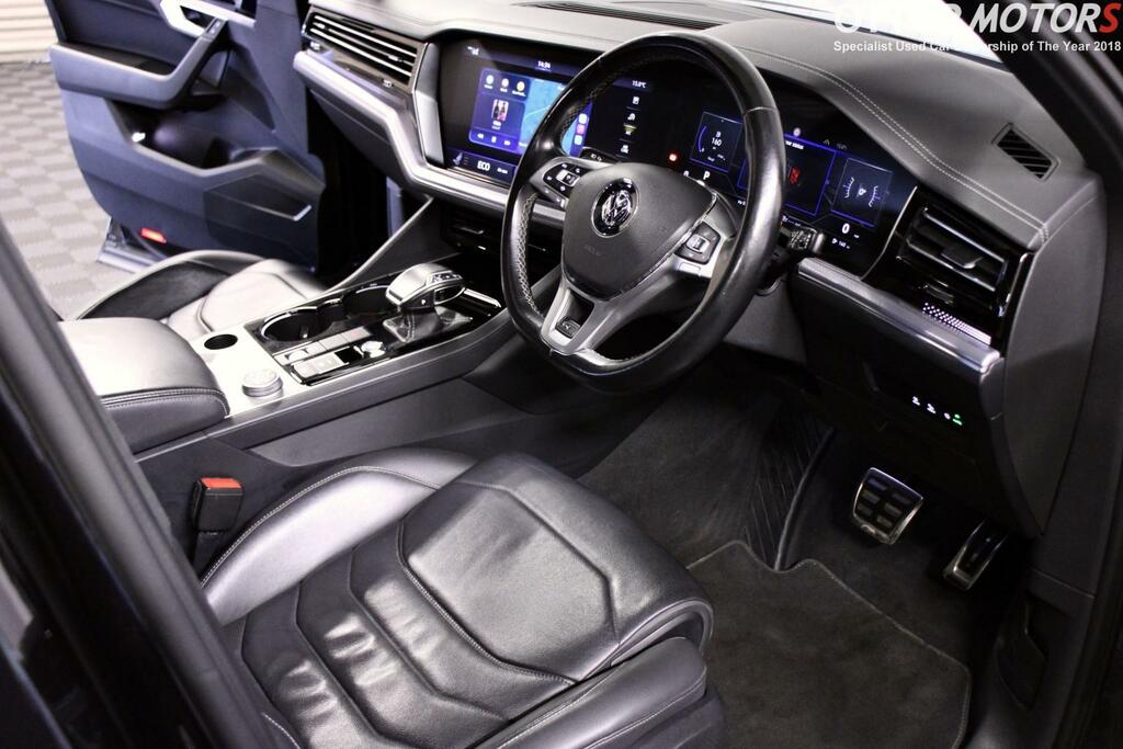 Volkswagen Touareg White #27