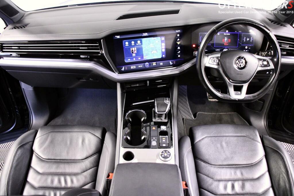 Volkswagen Touareg White #20