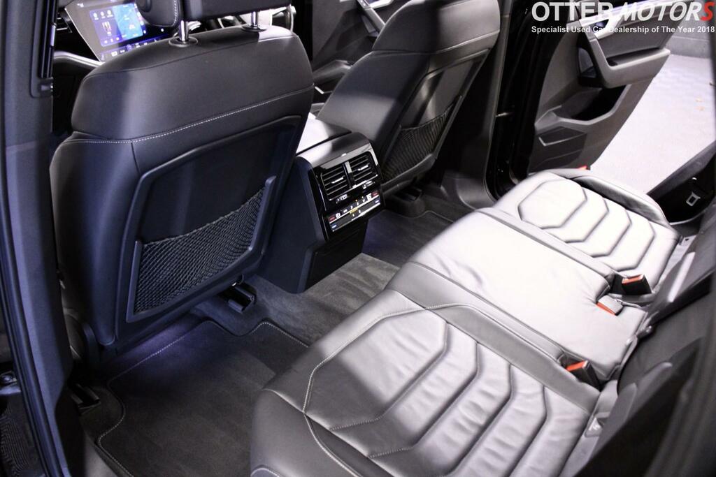 Volkswagen Touareg White #52