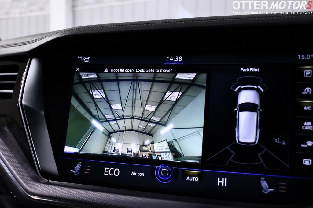 Volkswagen Touareg White #36