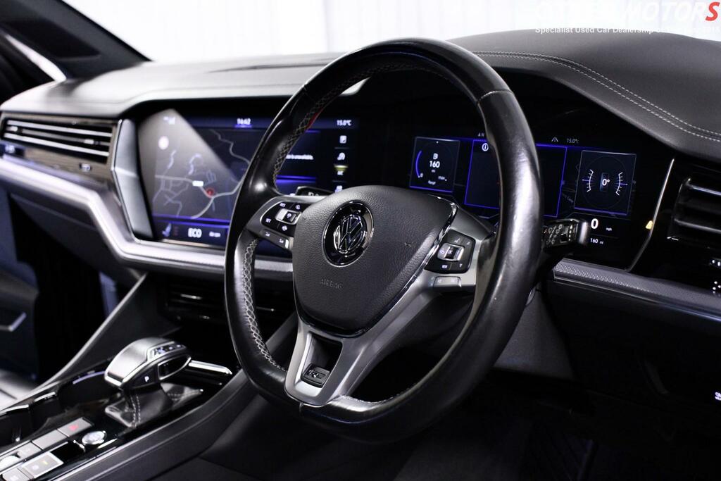 Volkswagen Touareg White #48